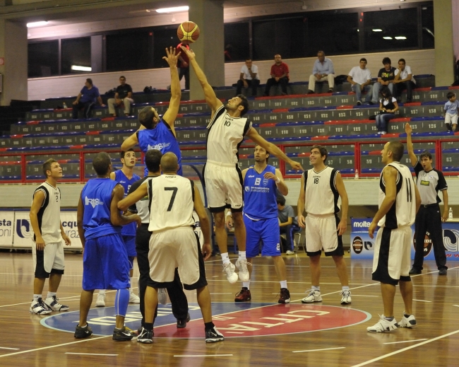 Torneo IRIS Cup: Pontano Napoli vs Benacquista Assicurazioni Basket Fondi 2005